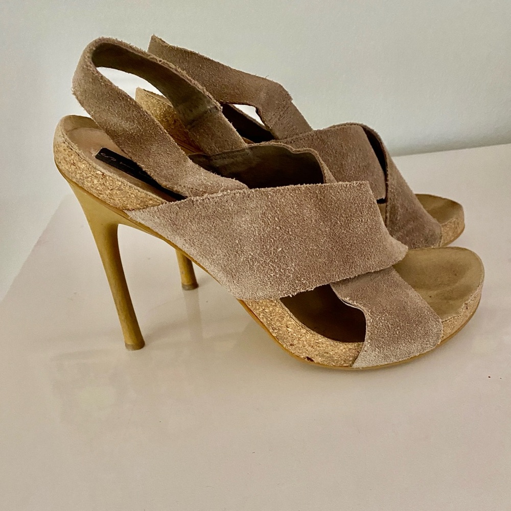 Steven by Steve Madden Tan Suede Heeled Sandals sz 7